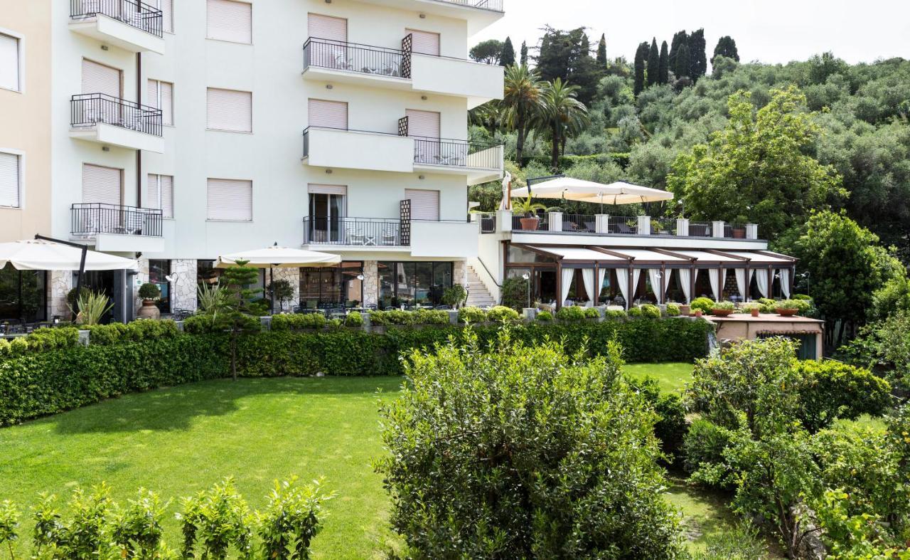 Doria Park 3*